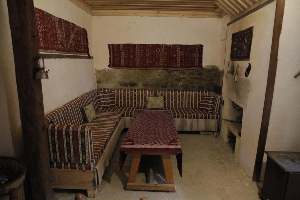 Haci Sakirler Konagi Casa de hóspedes Mudurnu Exterior foto