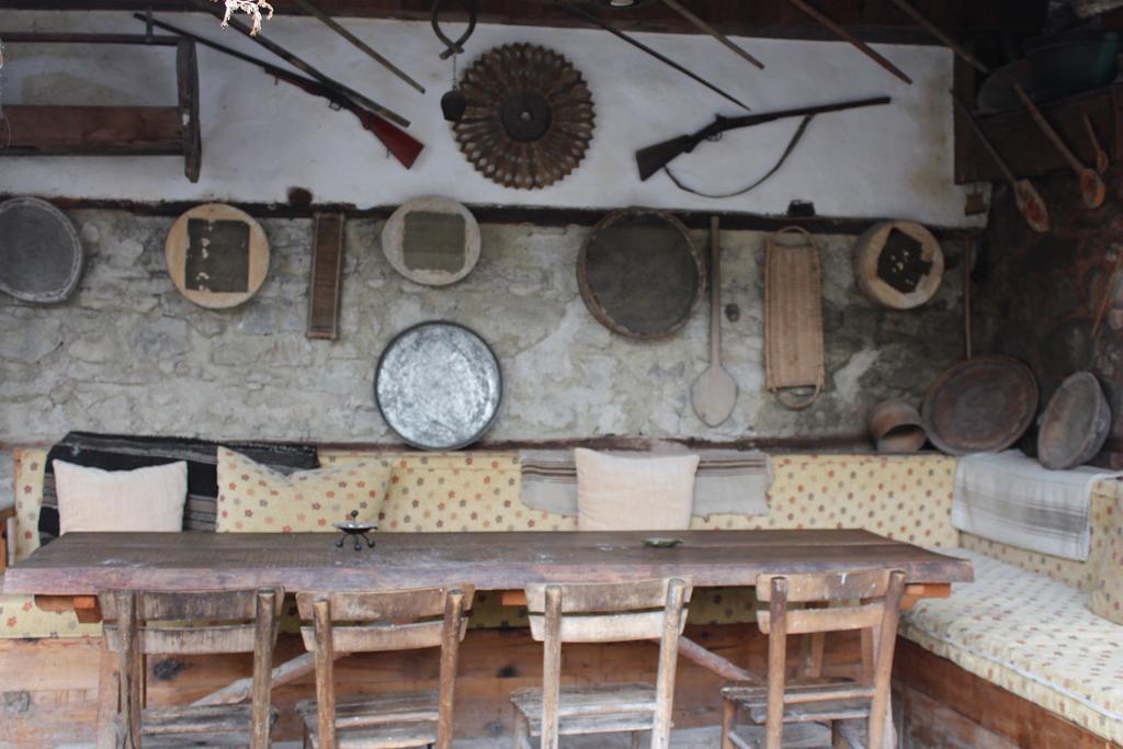 Haci Sakirler Konagi Casa de hóspedes Mudurnu Exterior foto