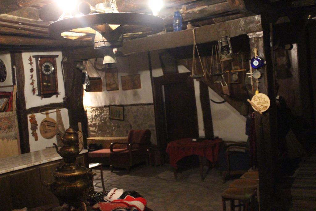 Haci Sakirler Konagi Casa de hóspedes Mudurnu Exterior foto